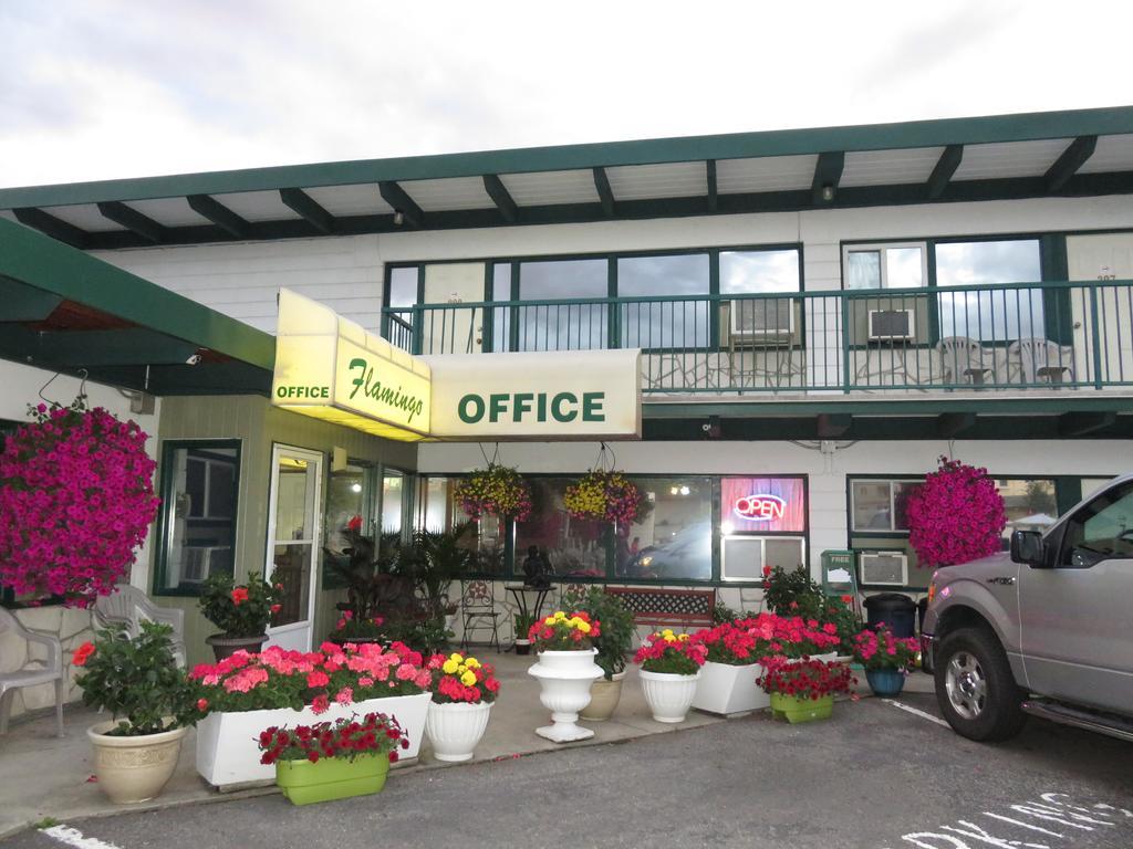 Flamingo Motel Penticton Exterior foto
