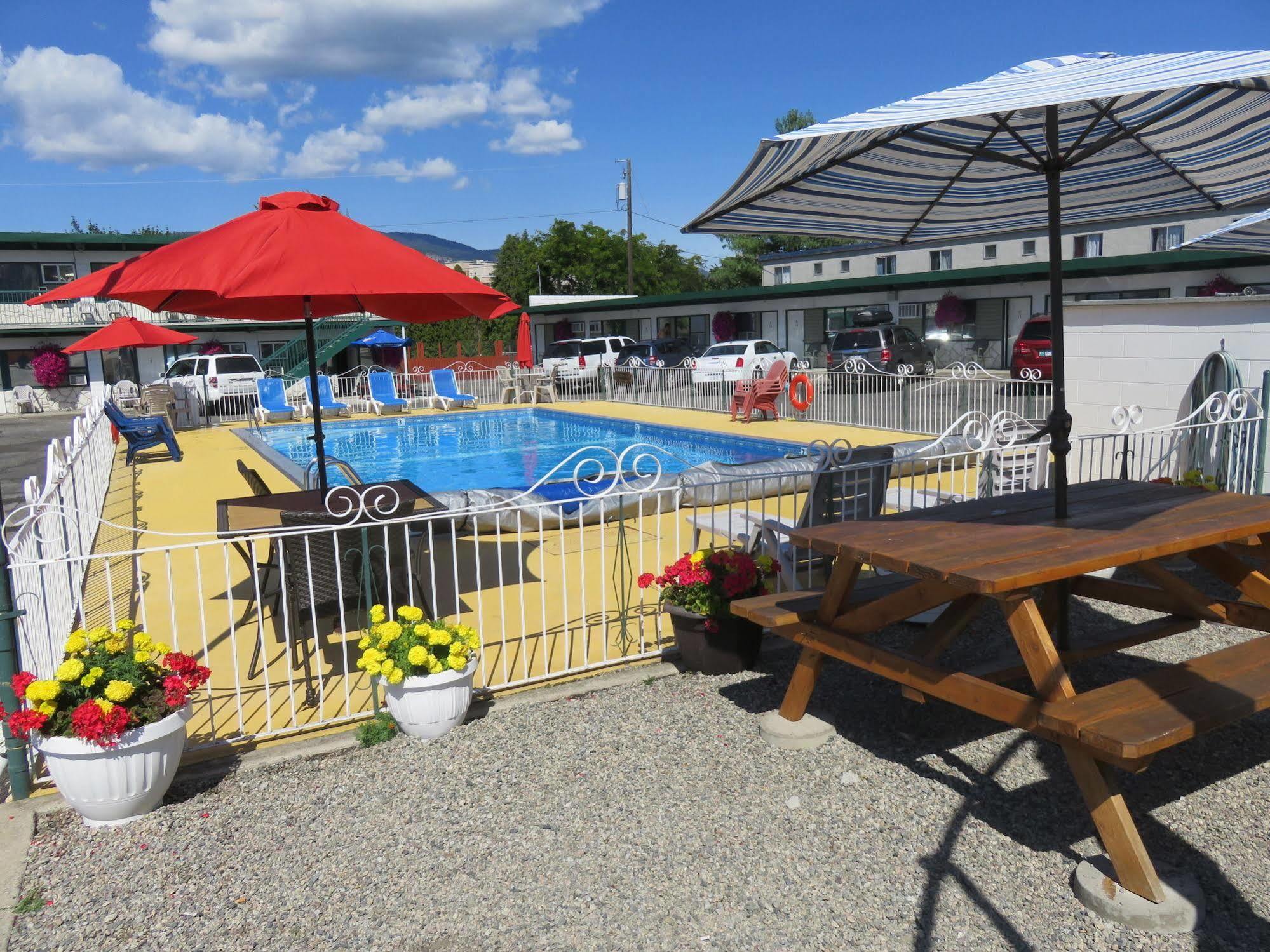 Flamingo Motel Penticton Exterior foto